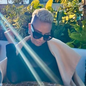 Meet your Posher, Anel